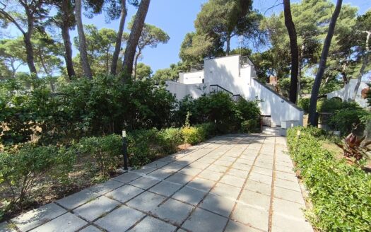 Castellaneta Marina – Abitazione al primo piano con giardino pertinenziale