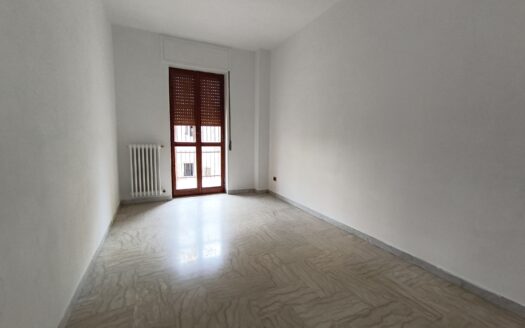 centralissimo a Palagiano proponiamo in vendita un Appartamento posto a secondo piano